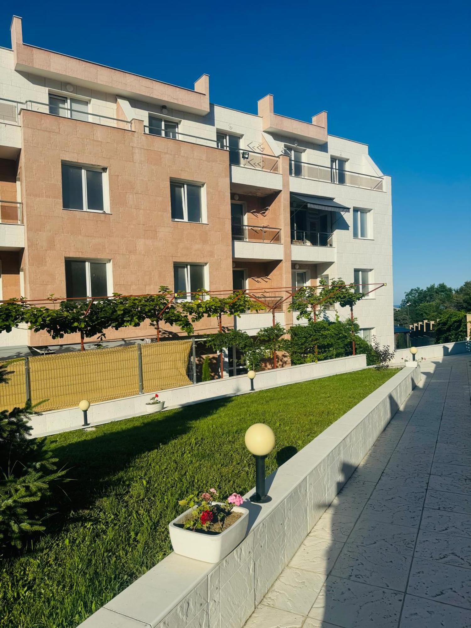 Kiwi Gardens Apartment Byala  Ngoại thất bức ảnh